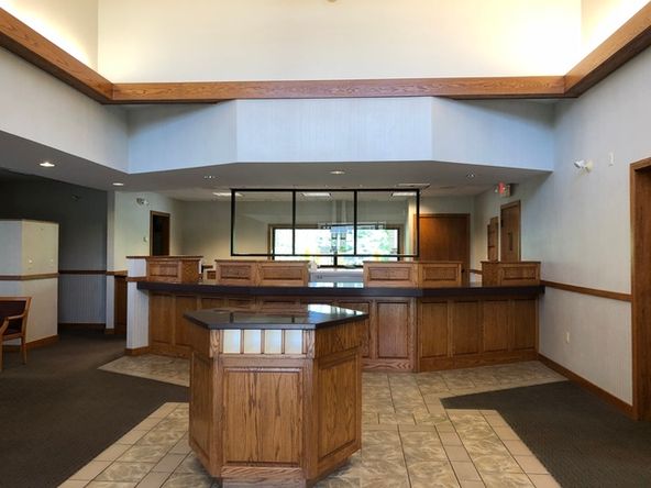 8225 Fox River Dr, Newark, IL 60541